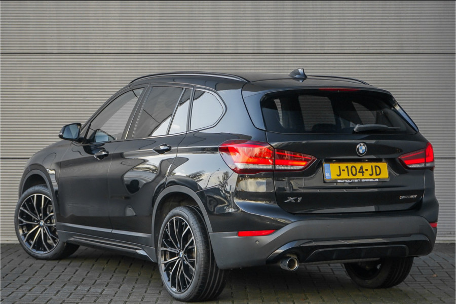 BMW X1 sDrive18i Sportline Aut. HUD Leer 19"