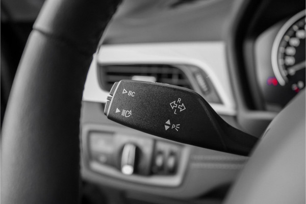 BMW X1 sDrive18i Sportline Aut. HUD Leer 19"