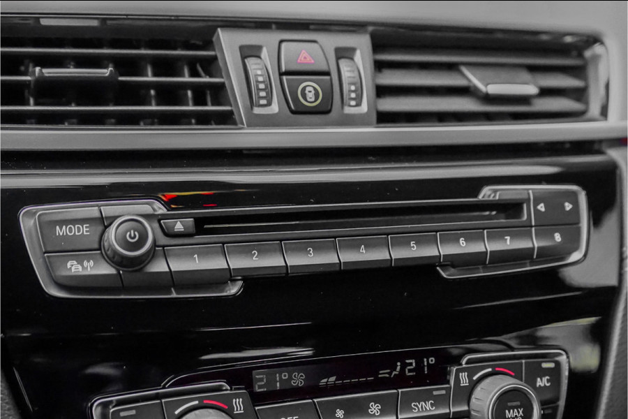 BMW X1 sDrive18i Sportline Aut. HUD Leer 19"