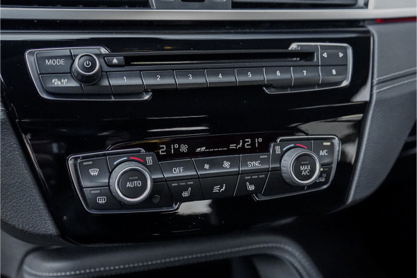 BMW X1 sDrive18i Sportline Aut. HUD Leer 19"