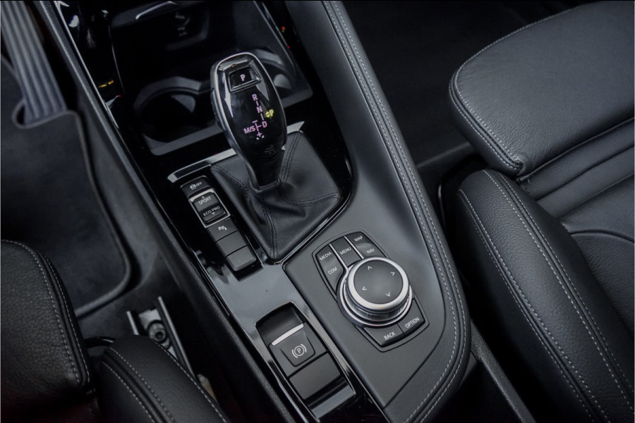 BMW X1 sDrive18i Sportline Aut. HUD Leer 19"