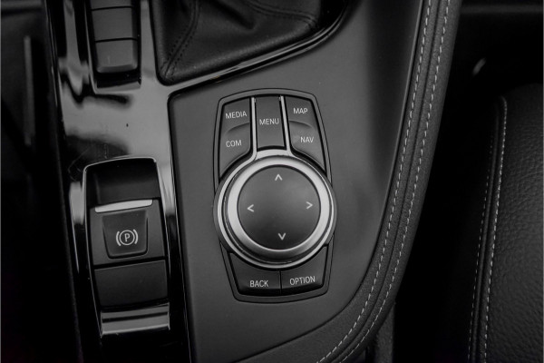 BMW X1 sDrive18i Sportline Aut. HUD Leer 19"