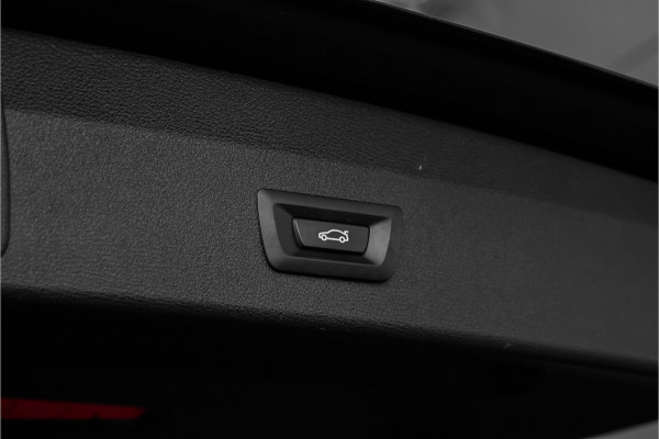 BMW X1 sDrive18i Sportline Aut. HUD Leer 19"