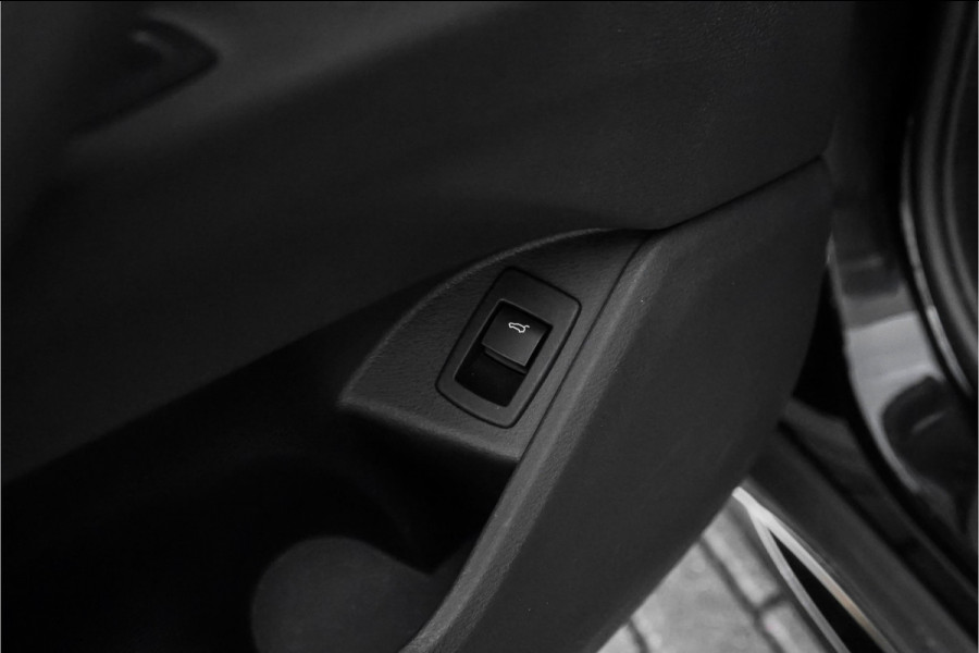 BMW X1 sDrive18i Sportline Aut. HUD Leer 19"