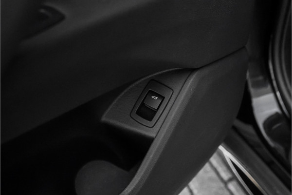 BMW X1 sDrive18i Sportline Aut. HUD Leer 19"