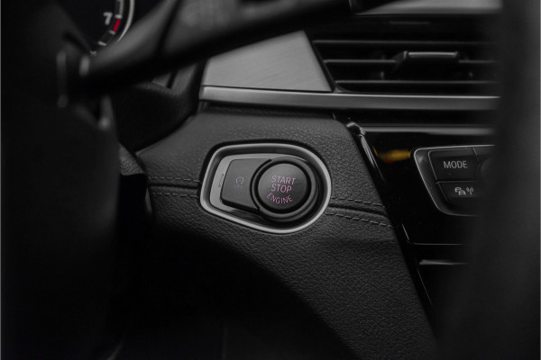 BMW X1 sDrive18i Sportline Aut. HUD Leer 19"