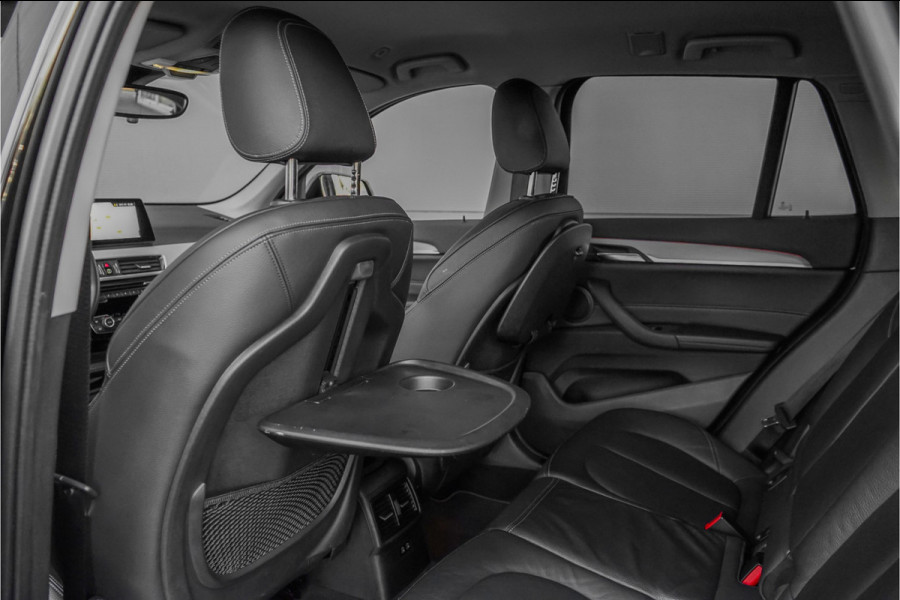 BMW X1 sDrive18i Sportline Aut. HUD Leer 19"