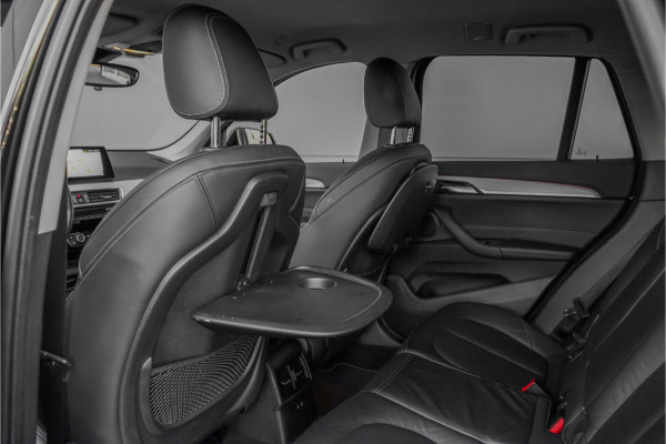 BMW X1 sDrive18i Sportline Aut. HUD Leer 19"