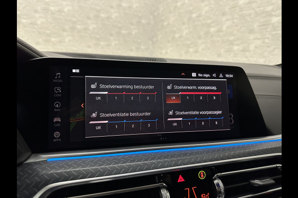 BMW X5 45e M-Stoelen | M-Performance | 360 Camera | ACC | Indiv. Leder | Harman-Kardon | Laser-LED | Keyless-Entry | Stoelventilatie | Head-Up | Memory | 21'' | Sfeerverlichting | Trekhaak | Luchtvering | Rij-Assistent Pro | Carplay | Black-Optic | Draadloos Laden.