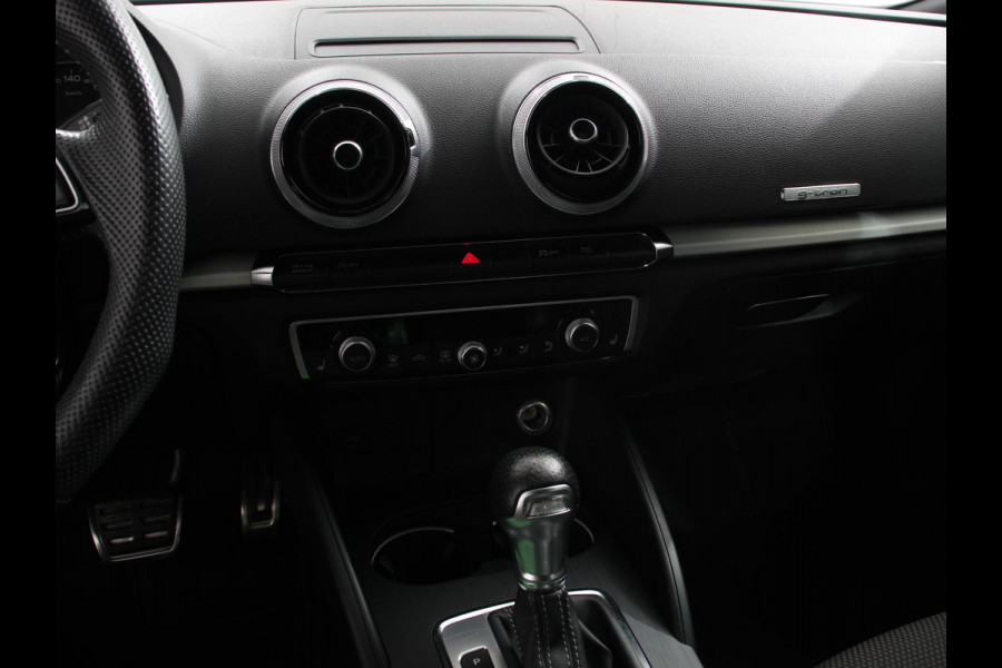 Audi A3 Sportback 1.5 TFSI CNG Automaat S-Line | Navigatie | Parkeersensoren achter | Cruise Control | Stoelverwarming | 18"Lichtmetalen velgen | Ledverlichting | Climate Control