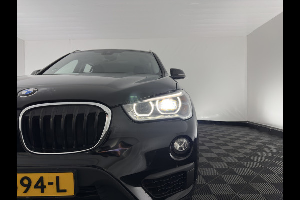 BMW X1 sDrive20i Executive (INCL-BTW) Aut. *LED-LIGHTS | NAVI-FULLMAP | COMFORT-SEATS | ECC | PDC | CRUISE | TOWBAR | 17''ALU*