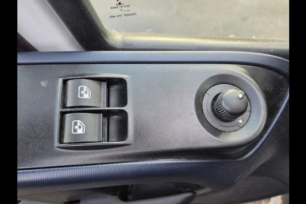 Iveco Daily 35S14 2.3 136 Pk Autm. ECC Airco Cruisecontrol -SCHADE-