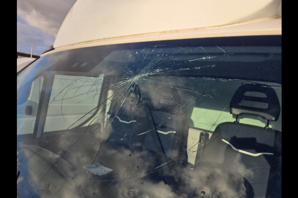 Iveco Daily 35S14 2.3 136 Pk Autm. ECC Airco Cruisecontrol -SCHADE-