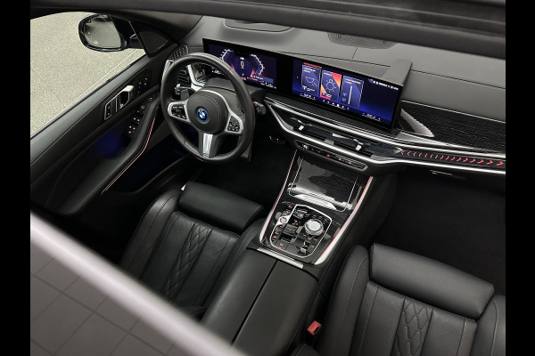 BMW X5 50e *3x Op Voorraad* M-Sport Pro | 360 Camera | Sky-Lounge Pano | ACC | Comfortstoelen | Indiv. Leder | Massage | Stoelventilati 4-Zone Clima | Trekhaak | 22'' | Head-Up | Keyless-Entry | Harman-Kardon | Stoelverwarming V+A | M-Gordels | Glaspook | Stuurverwarming | Iconic-Glow | Luchtvering | Zonwering | Carplay | Beker Clima |
