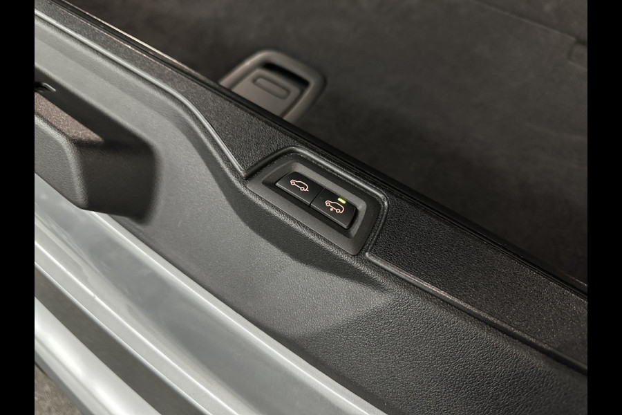 BMW X5 50e *3x Op Voorraad* M-Sport Pro | 360 Camera | Sky-Lounge Pano | ACC | Comfortstoelen | Indiv. Leder | Massage | Stoelventilati 4-Zone Clima | Trekhaak | 22'' | Head-Up | Keyless-Entry | Harman-Kardon | Stoelverwarming V+A | M-Gordels | Glaspook | Stuurverwarming | Iconic-Glow | Luchtvering | Zonwering | Carplay | Beker Clima |