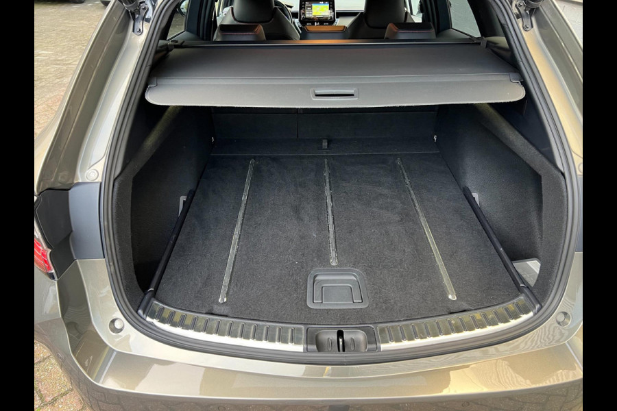 Toyota Corolla Touring Sports 1.8 Hybrid Executive / Ned Auto / Trekhaak / MCC / Gouda