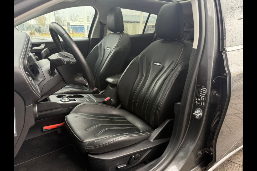 Ford FOCUS Wagon BWJ 11-2020 | 1.5T 150PK Vignale AUTOMAAT | LEER | PANO DAK | TREKHAAK | CAMERA | CLIMA | NAVI | LED | PDC 2X | CARPLAY