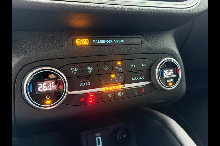 Ford FOCUS Wagon BWJ 11-2020 | 1.5T 150PK Vignale AUTOMAAT | LEER | PANO DAK | TREKHAAK | CAMERA | CLIMA | NAVI | LED | PDC 2X | CARPLAY