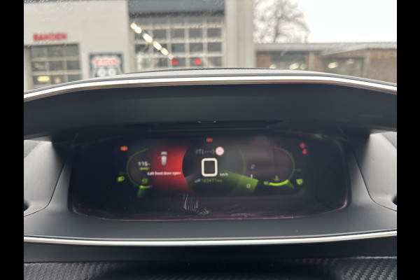 Peugeot 208 1.2 PureTech GT-Line CLIMA / CRUISE / PANO / 3D / CAMERA