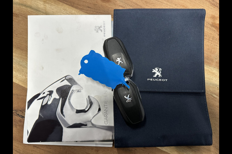 Peugeot 208 1.2 PureTech GT-Line CLIMA / CRUISE / PANO / 3D / CAMERA