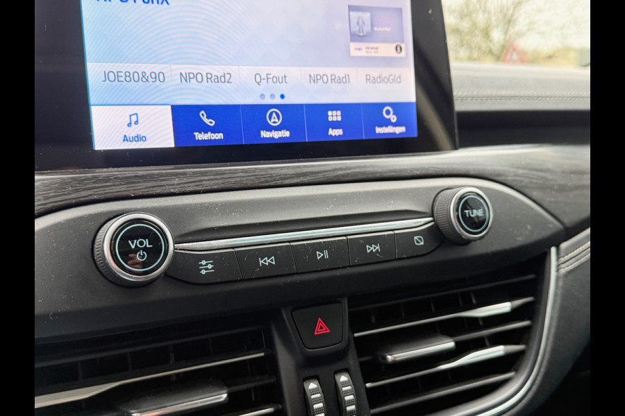 Ford FOCUS Wagon BWJ 11-2020 | 1.5T 150PK Vignale AUTOMAAT | LEER | PANO DAK | TREKHAAK | CAMERA | CLIMA | NAVI | LED | PDC 2X | CARPLAY