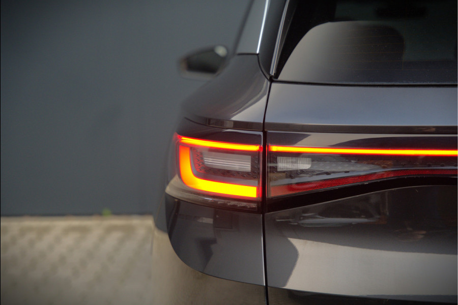 Volkswagen ID.4 First 77 kWh | Stoelverwarming | Stuurverwarming | Trekhaak | Warmtepomp | Adaptive Cruise Control | Navigatie | Apple Carplay | Keyless | Camera | Parkersensoren |
