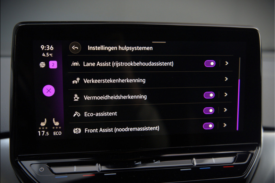 Volkswagen ID.4 First 77 kWh | Stoelverwarming | Stuurverwarming | Trekhaak | Warmtepomp | Adaptive Cruise Control | Navigatie | Apple Carplay | Keyless | Camera | Parkersensoren |