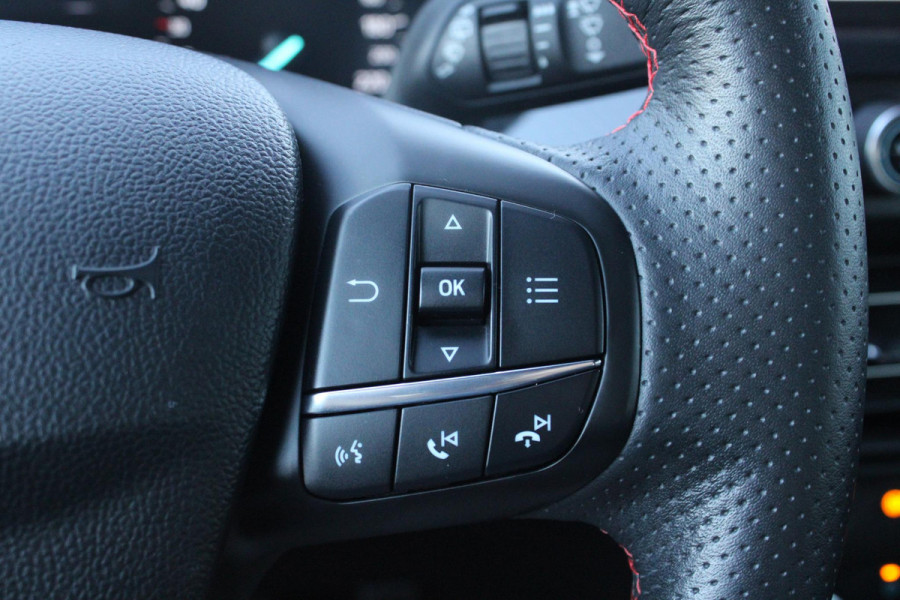 Ford Focus 1.0 EcoBoost ST Line Business | Trekhaak | Cruise Control | Navigatie | Camera | Airco | Lichtmetalen Velgen |