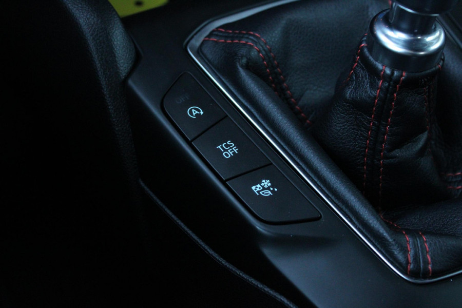 Ford Focus 1.0 EcoBoost ST Line Business | Trekhaak | Cruise Control | Navigatie | Camera | Airco | Lichtmetalen Velgen |