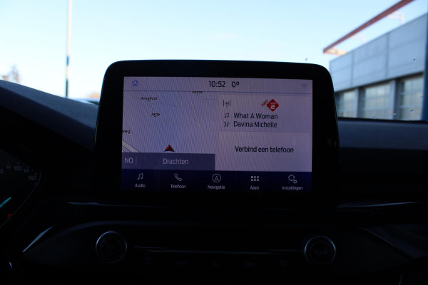 Ford Focus 1.0 EcoBoost ST Line Business | Trekhaak | Cruise Control | Navigatie | Camera | Airco | Lichtmetalen Velgen |