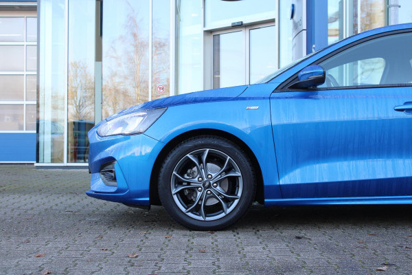 Ford Focus 1.0 EcoBoost ST Line Business | Trekhaak | Cruise Control | Navigatie | Camera | Airco | Lichtmetalen Velgen |
