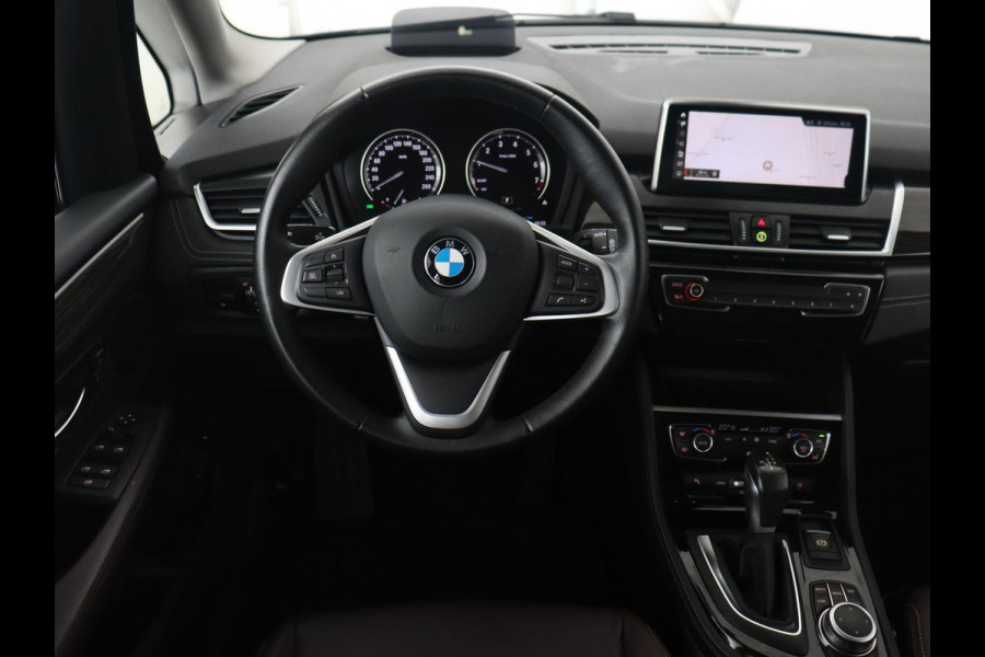 BMW 2 Serie Active Tourer 225xe iPerformance Luxury Line | Panoramadak | Leder  | Head-Up | Camera | Keyless | Navigatie | Park Assist | Adaptief LED | PHEV | Plug In