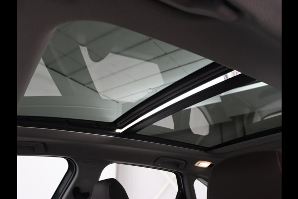 BMW 2 Serie Active Tourer 225xe iPerformance Luxury Line | Panoramadak | Leder  | Head-Up | Camera | Keyless | Navigatie | Park Assist | Adaptief LED | PHEV | Plug In