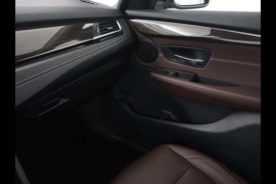 BMW 2 Serie Active Tourer 225xe iPerformance Luxury Line | Panoramadak | Leder  | Head-Up | Camera | Keyless | Navigatie | Park Assist | Adaptief LED | PHEV | Plug In