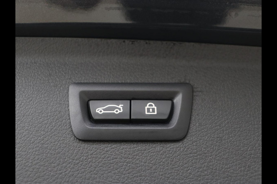 BMW 2 Serie Active Tourer 225xe iPerformance Luxury Line | Panoramadak | Leder  | Head-Up | Camera | Keyless | Navigatie | Park Assist | Adaptief LED | PHEV | Plug In