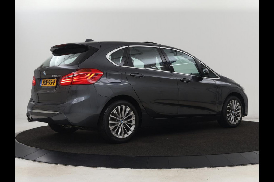 BMW 2 Serie Active Tourer 225xe iPerformance Luxury Line | Panoramadak | Leder  | Head-Up | Camera | Keyless | Navigatie | Park Assist | Adaptief LED | PHEV | Plug In