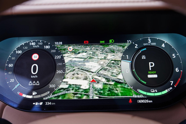 Land Rover Range Rover P 510 E SV Bespoke Interieur | Rear Seat Entertainment