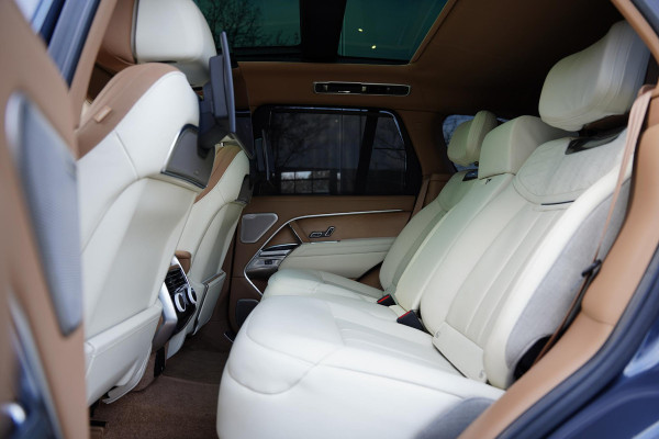 Land Rover Range Rover P 510 E SV Bespoke Interieur | Rear Seat Entertainment
