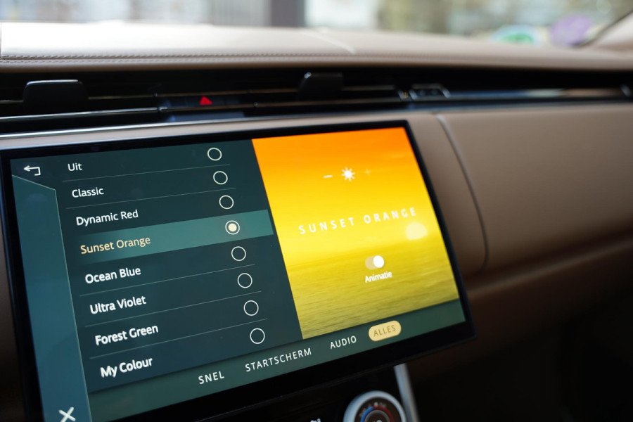 Land Rover Range Rover P 510 E SV Bespoke Interieur | Rear Seat Entertainment