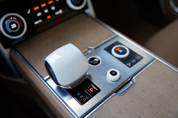 Land Rover Range Rover P 510 E SV Bespoke Interieur | Rear Seat Entertainment