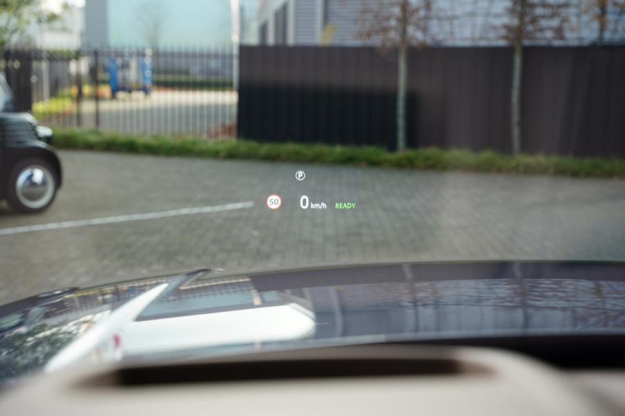 Land Rover Range Rover P 510 E SV Bespoke Interieur | Rear Seat Entertainment