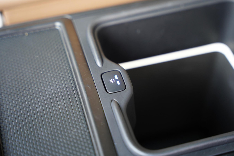 Land Rover Range Rover P 510 E SV Bespoke Interieur | Rear Seat Entertainment