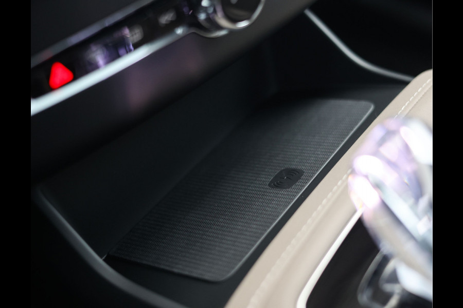 Volvo XC90 T8 AWD Ultra Dark | Direct rijden - Luchtvering - Trekhaak - Bowers&Wilkins