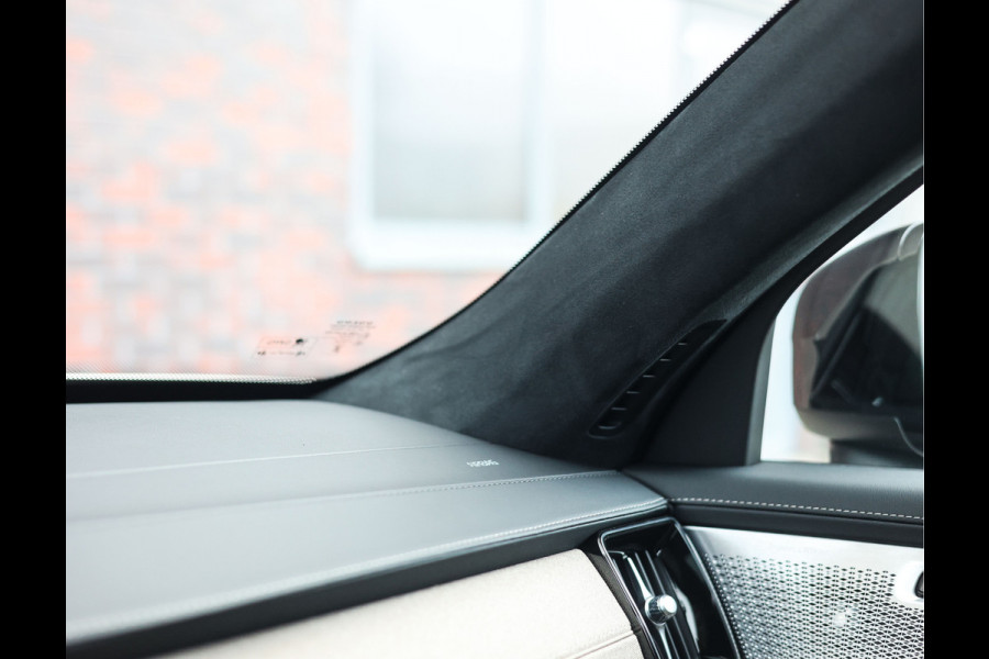 Volvo XC90 T8 AWD Ultra Dark | Direct rijden - Luchtvering - Trekhaak - Bowers&Wilkins