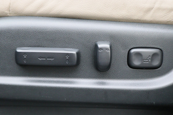 Honda CR-V 2.0 4WD Executive Leer, Panoramadak, Keyless, Trekhaak, Xenon, Camera, 18"