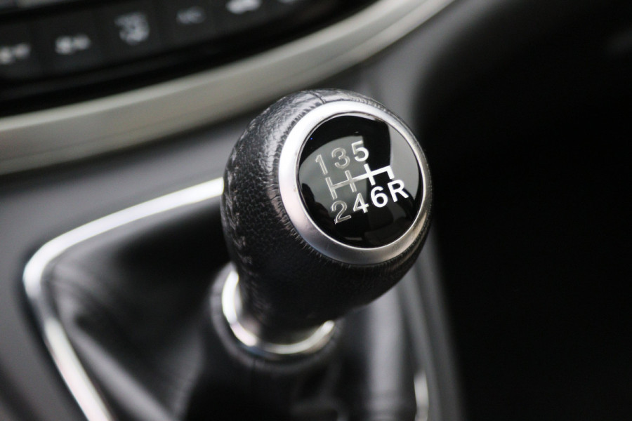 Honda CR-V 2.0 4WD Executive Leer, Panoramadak, Keyless, Trekhaak, Xenon, Camera, 18"