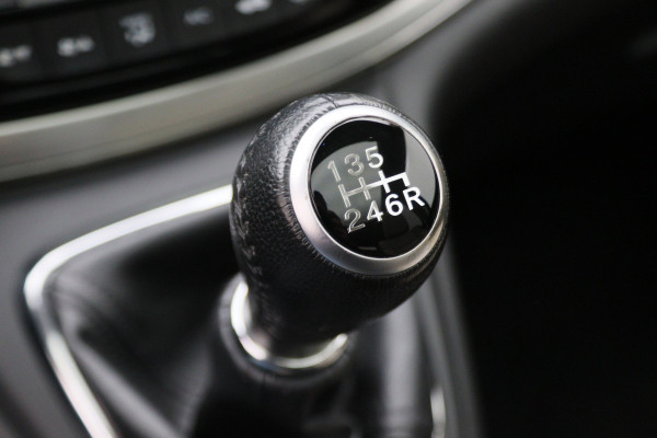 Honda CR-V 2.0 4WD Executive Leer, Panoramadak, Keyless, Trekhaak, Xenon, Camera, 18"