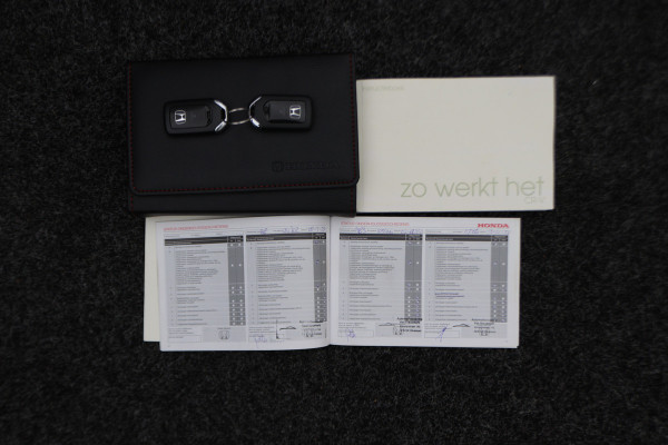 Honda CR-V 2.0 4WD Executive Leer, Panoramadak, Keyless, Trekhaak, Xenon, Camera, 18"