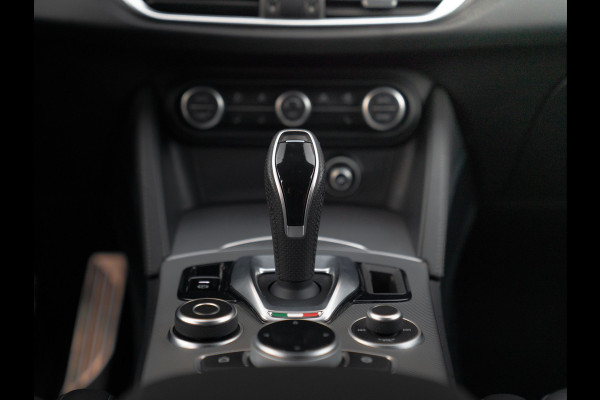 Alfa Romeo Stelvio 2.0T AWD Veloce 320pk | Harman/Kardon | Adapt. cruise | 20 inch
