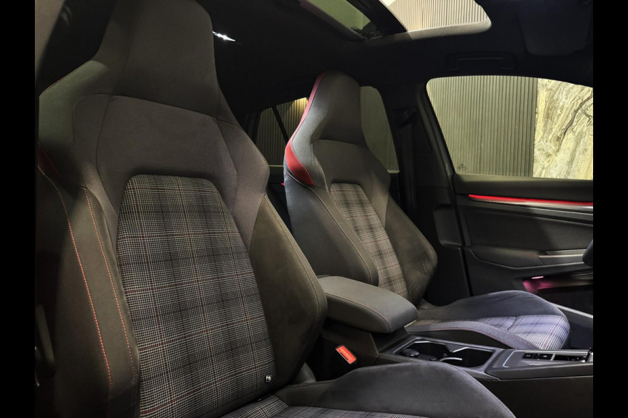 Volkswagen Golf 2.0 TSI GTI|PANO|KEYLESS|BLIND SPOT|HARMAN KARDON|BOMVOL